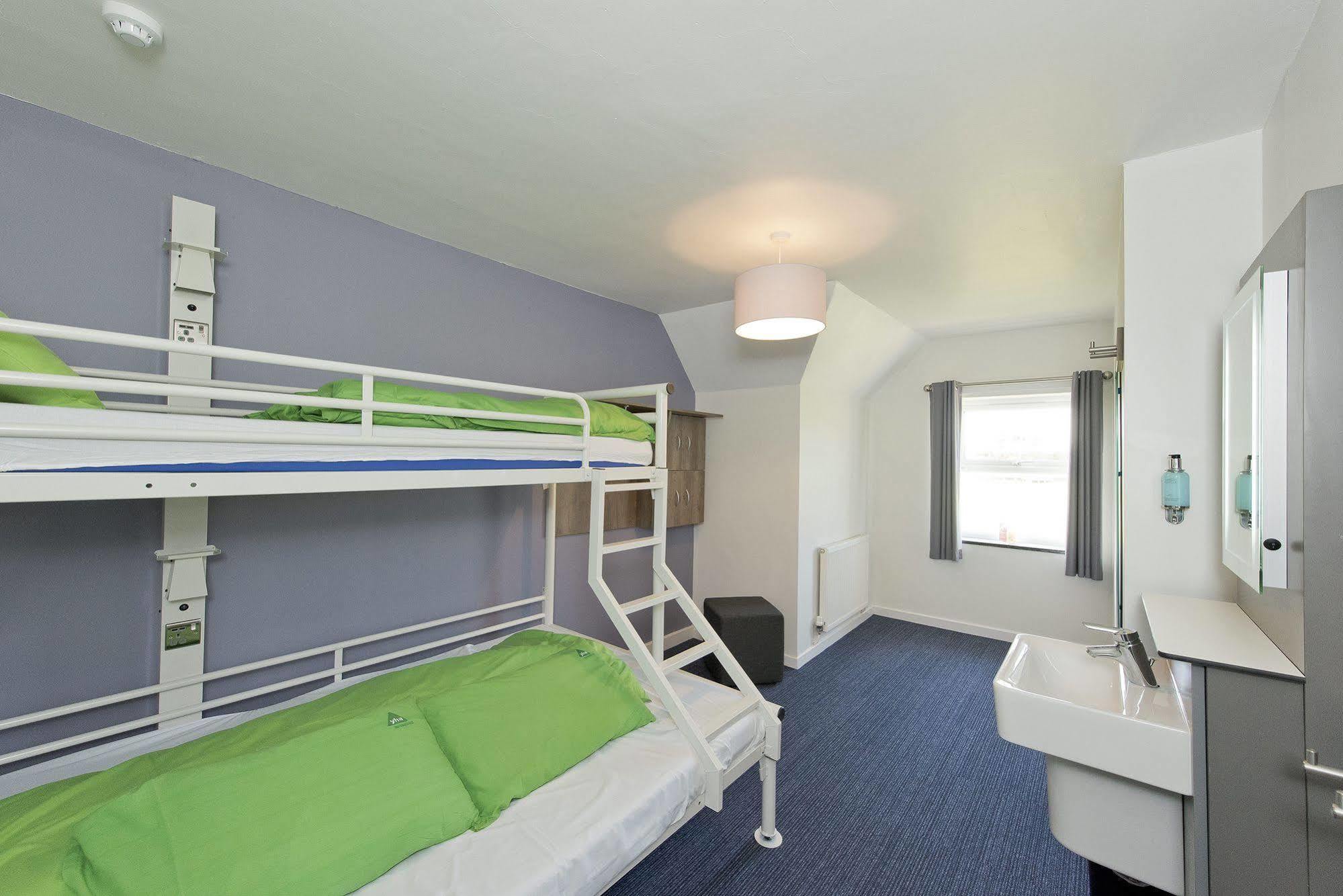 Yha Treyarnon Bay Hostel Padstow Εξωτερικό φωτογραφία